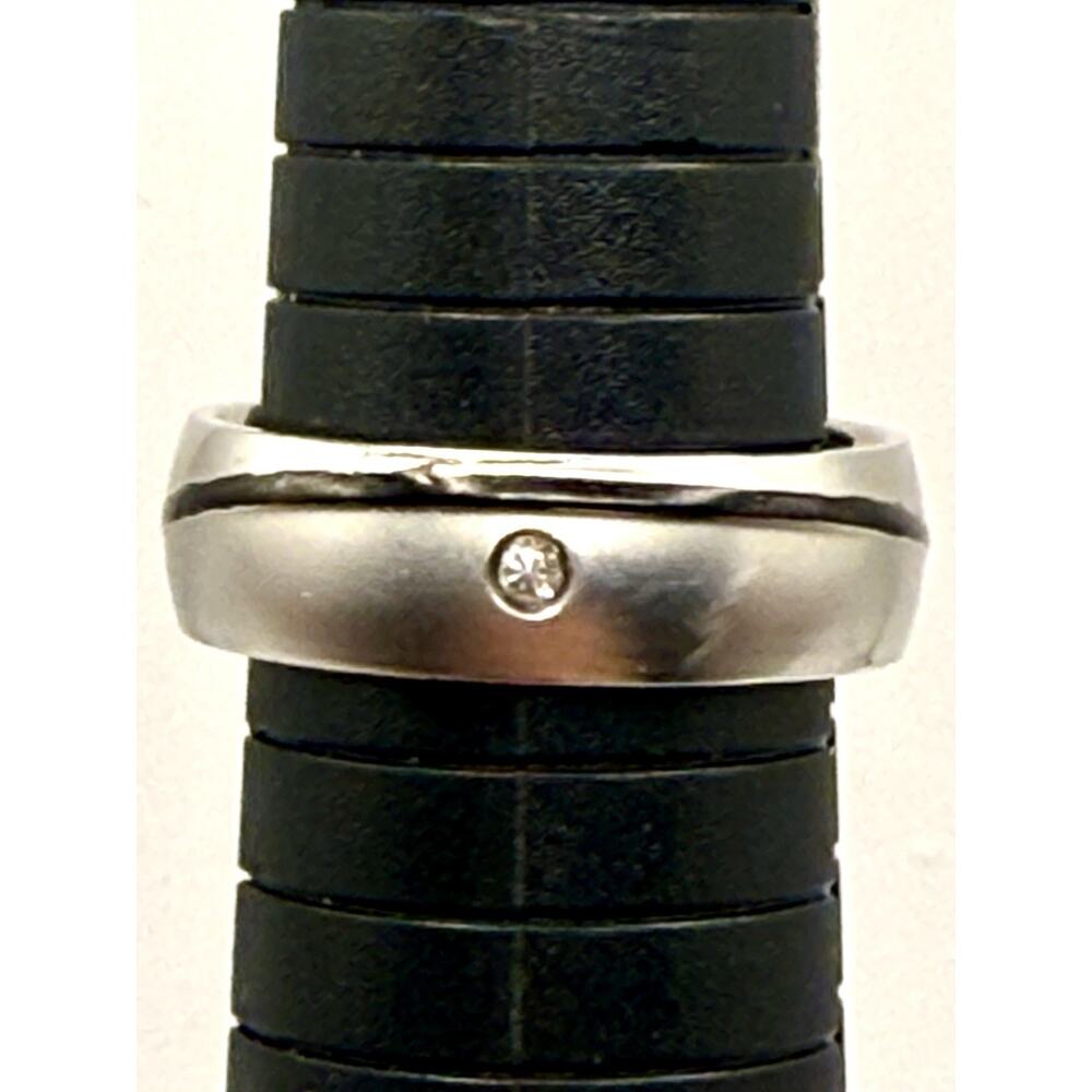 Men’s Stainless Steel Ring 10.5 Groove Band Single Glass Stone